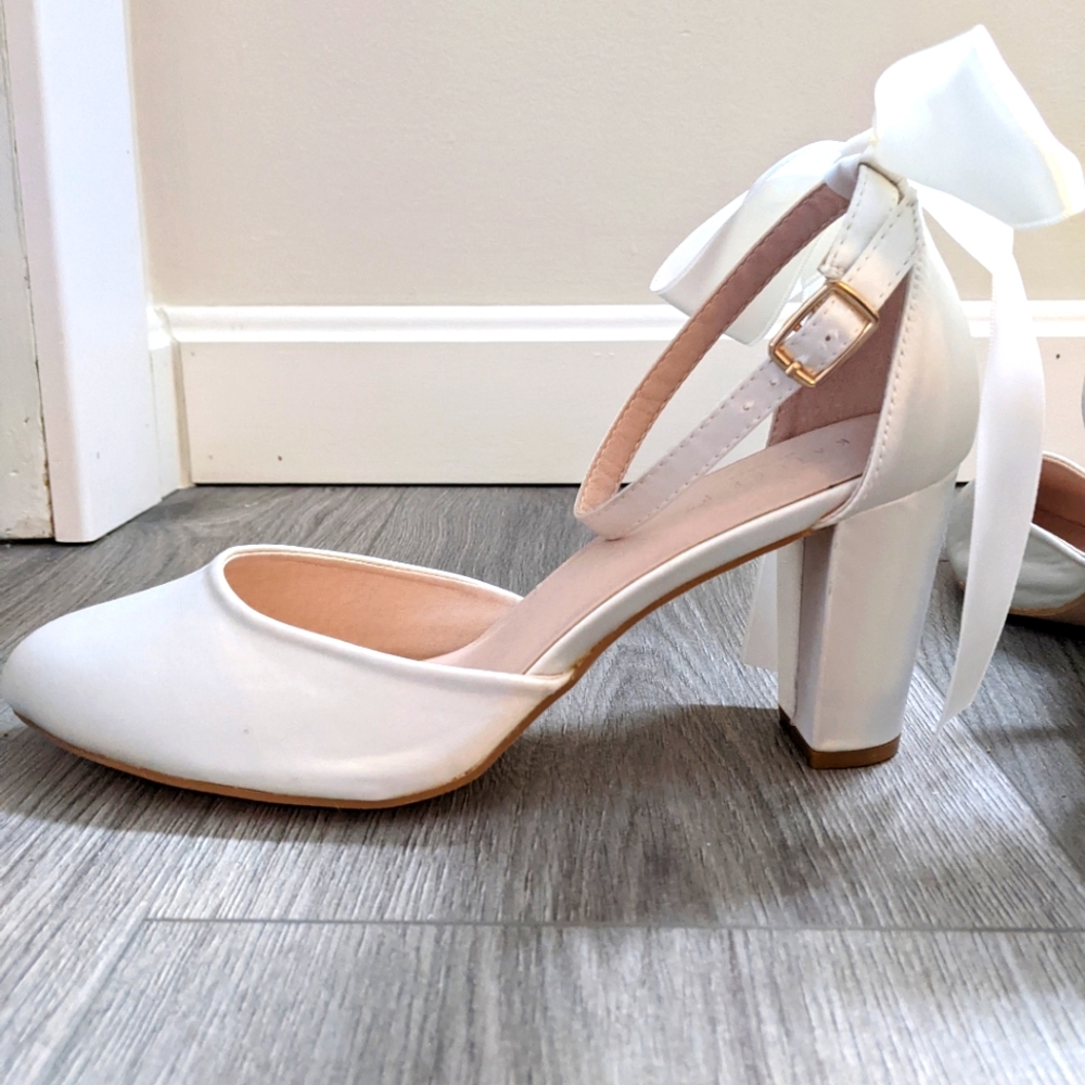 Never Worn Ivory Satin Block Heel with Satin Back Bows